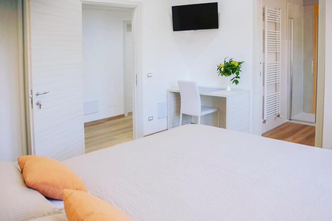 B&B Stellanova San Donnino della Nizzola ภายนอก รูปภาพ
