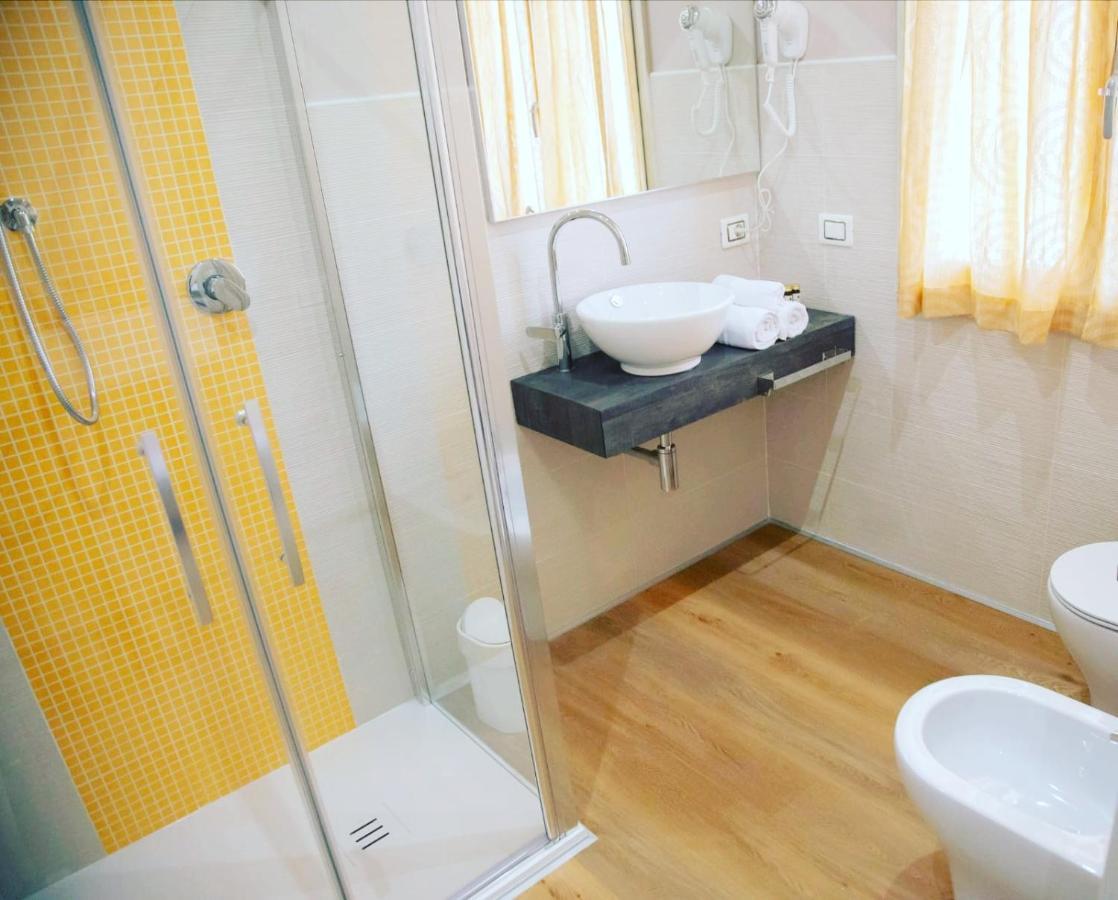 B&B Stellanova San Donnino della Nizzola ภายนอก รูปภาพ